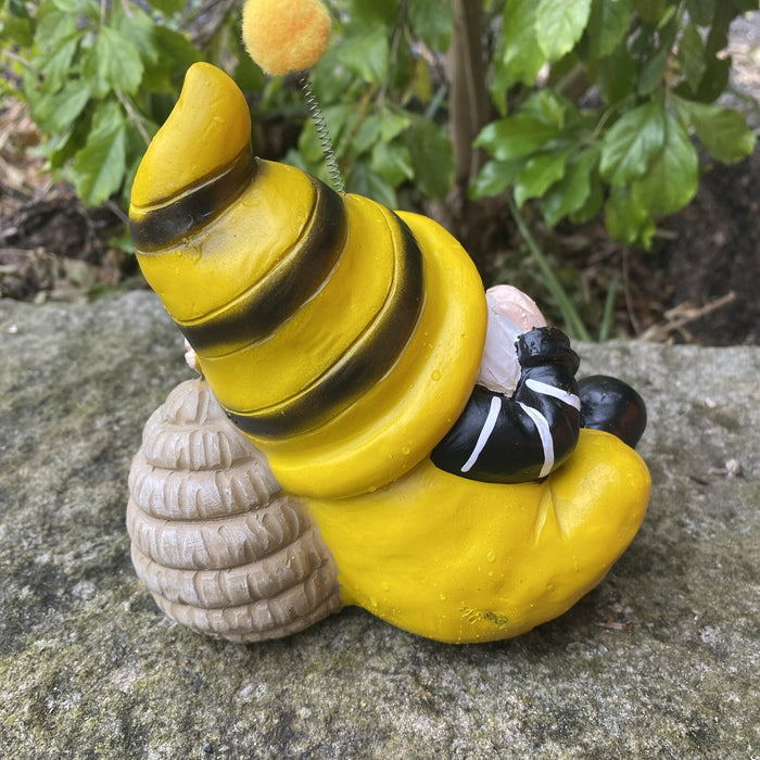 15cm Gnome Bee Holding A Daisy Home Garden Ornament Figurine Statue Decor NEW