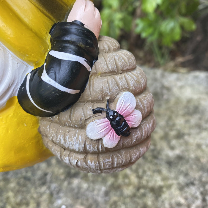 15cm Gnome Bee Holding A Daisy Home Garden Ornament Figurine Statue Decor NEW