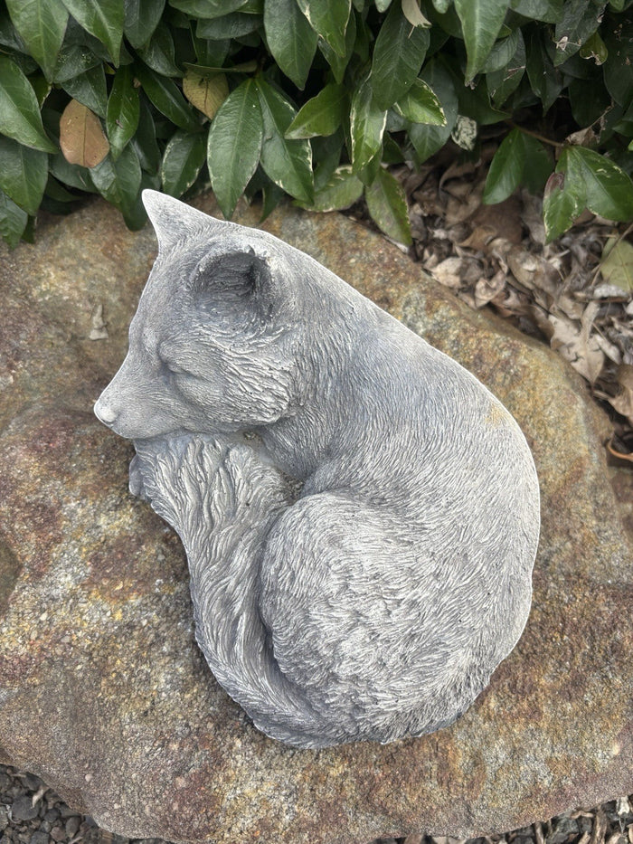 22nice4me Garden Statues handcrafted grey concrete fox ornament curled up asleep on a garden rock