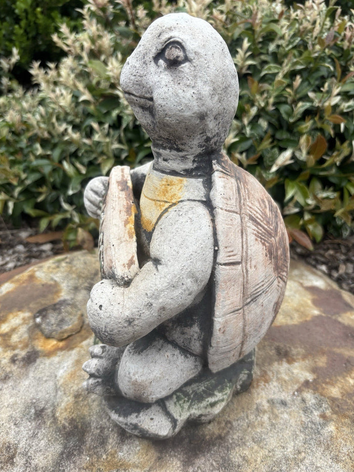 22nice4me Garden Statues concrete turtle ornament with a hand-painted matt finish, standing on a stone surface.