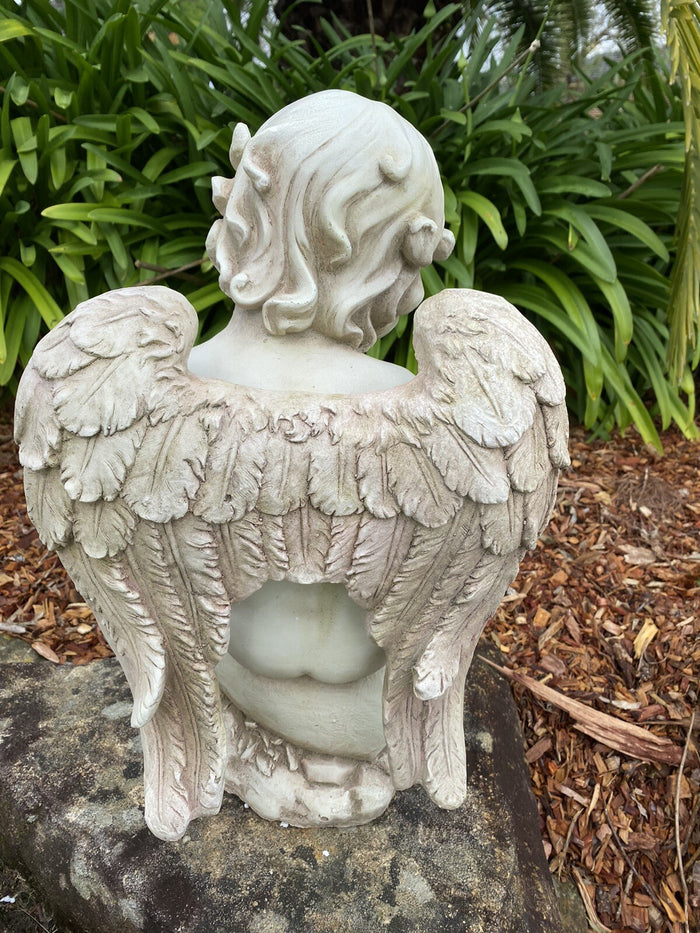 CHERUB ANGEL PLAYING WITH A BUTTERFLY GARDEN ORNAMENT STATUE FIGURINE SCULPTURE