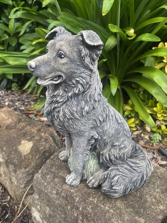 22nice4me Garden Statues sitting Border Collie dog ornament with detailed grey textured finish for outdoor decor