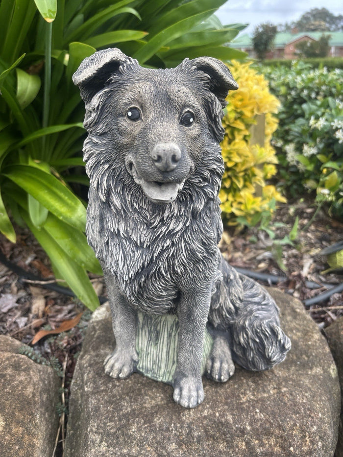 22nice4me Garden Statues sitting Border Collie dog ornament with realistic grey textured fur for garden decor
