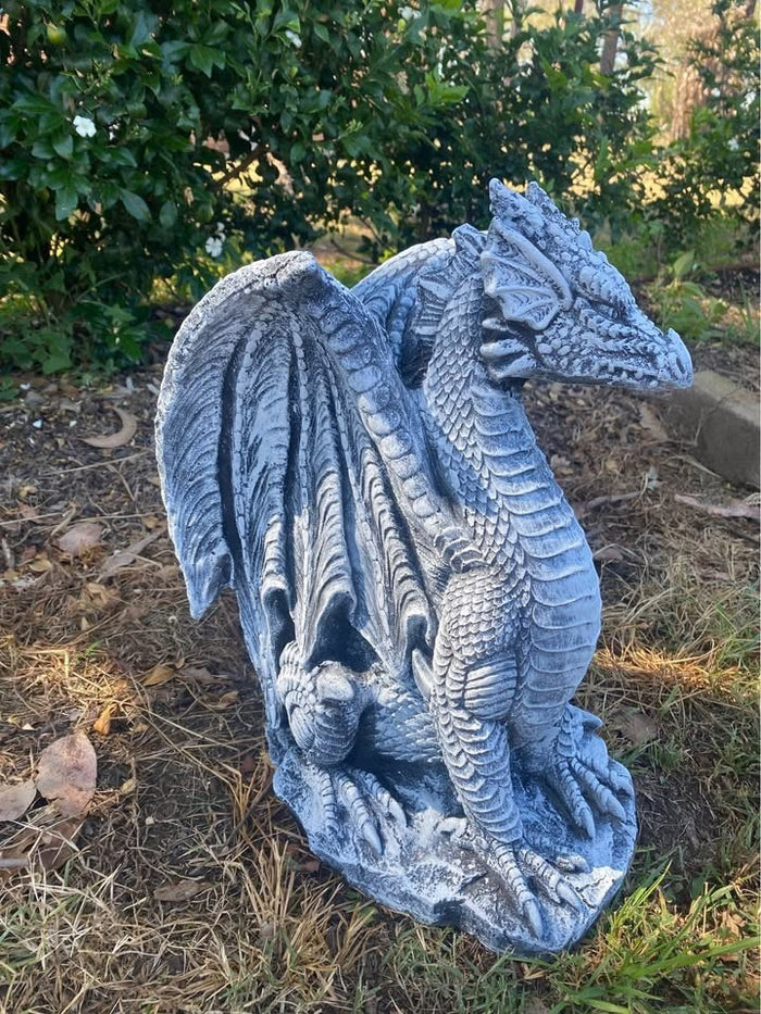 22nice4me Garden Statues concrete dragon ornament with detailed scales and wings, positioned on a grassy garden lawn.