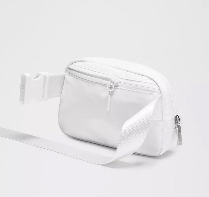 Delta Zeta lululemon Everywhere Belt Bag - White