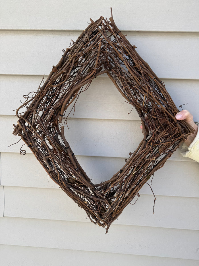Diamond Shape Grapevine