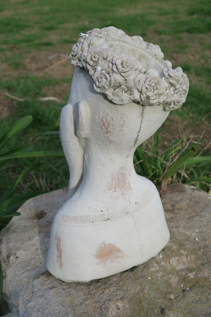 FLOWER GIRL PLANTER LADY FACE POT PLANTERS GARDEN PLANT FEATURE ANITQUE WHITE