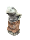 22nice4me Garden Statues hand-painted concrete frog statue sitting in a textured brown potato sack for outdoor decor
