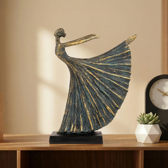 Grace of the Gypsies - Figurine
