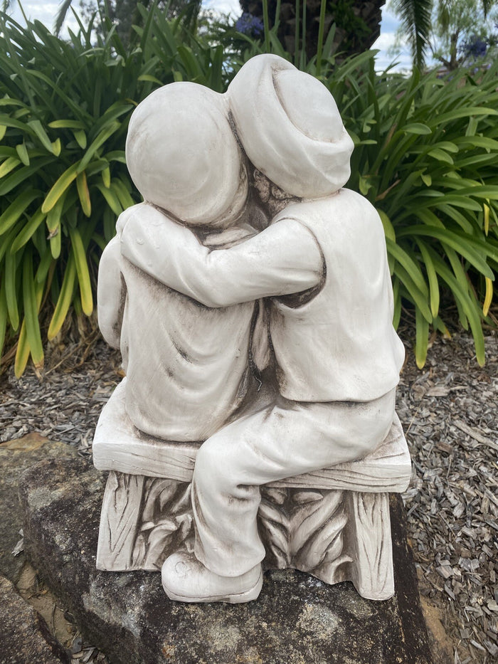 Grandpa Giving Grandma A Kiss Garden Statue Figurine Sculpture Ornament