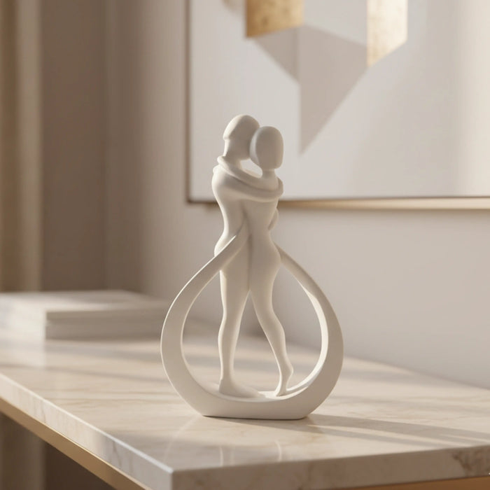 Kissing Couple Statue