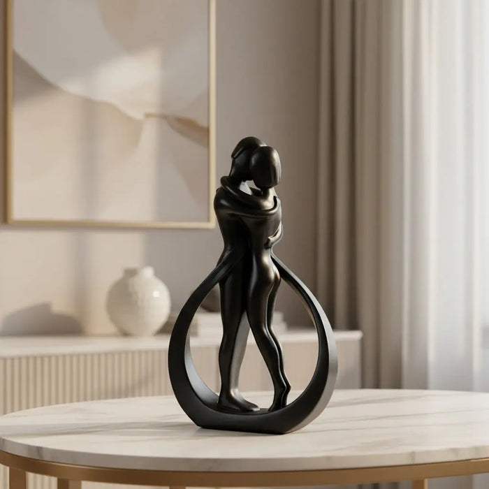 Kissing Couple Statue