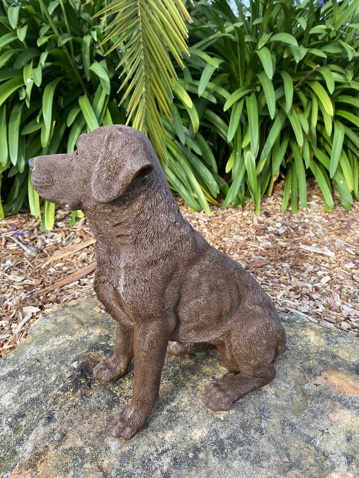 LABRADOR SITTING DOG PUPPY CHOCOLATE BROWN GUIDE GARDEN STATUE ORNAMENT MEMORIAL
