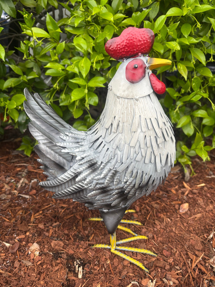 22nice4me Garden Statues metal rooster garden ornament with hand-painted grey feathers and a bright red comb