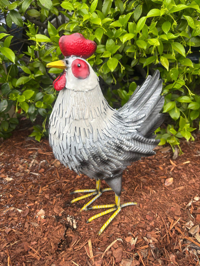 22nice4me Garden Statues metal rooster garden ornament with hand-painted grey feathers and a bright red comb