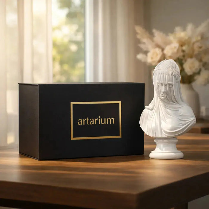 Pardanashin Figurine with Gift Box theartarium
