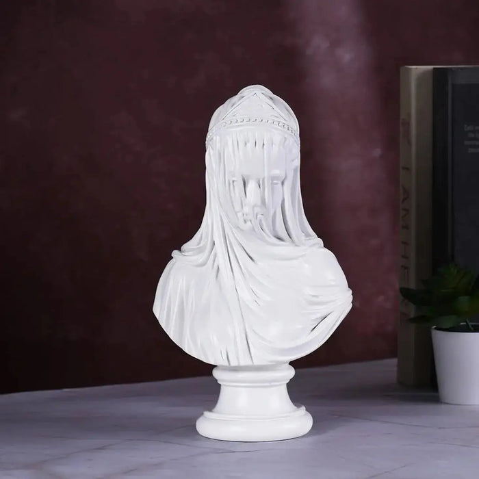 Pardanashin Figurine with Gift Box theartarium