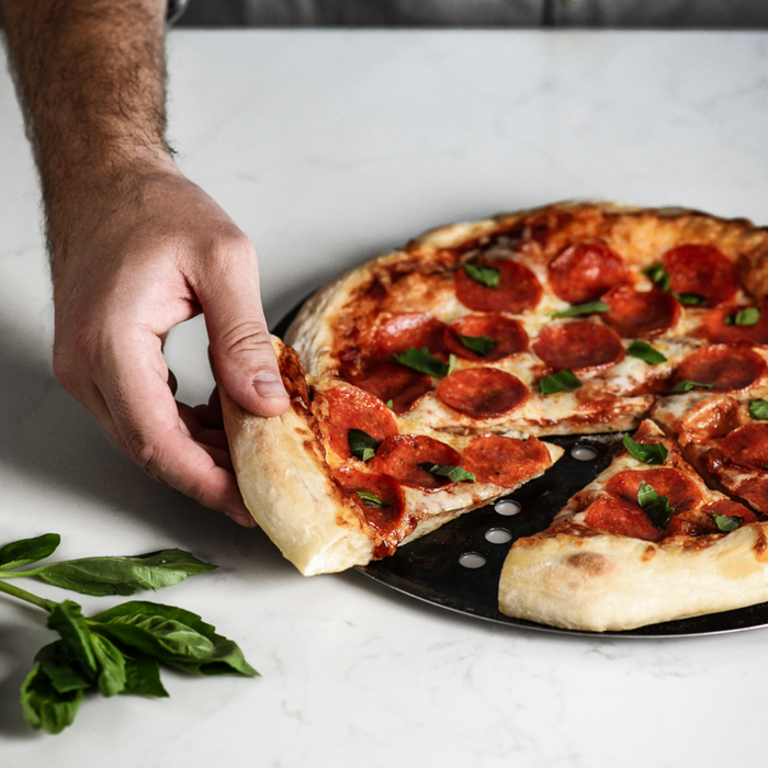 PERFORATED PIZZA PAN
