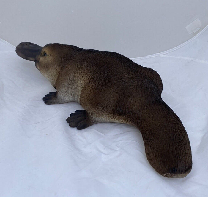 22nice4me Garden Statues hand-painted resin platypus ornament with realistic brown fur texture for outdoor decor