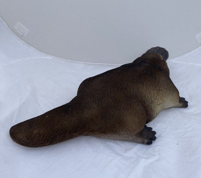 22nice4me Garden Statues hand-painted resin platypus ornament with realistic brown fur texture for garden decor