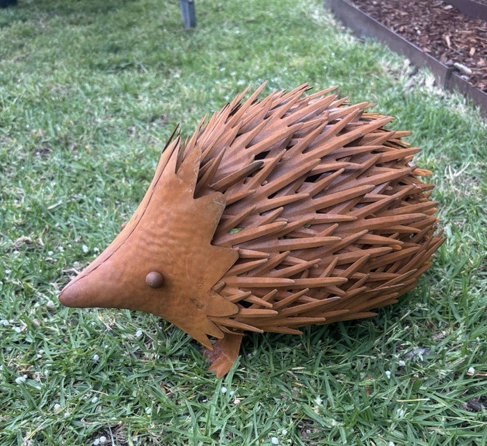22nice4me Garden Statues Australian echidna metal sculpture with a rustic brown finish on a green lawn