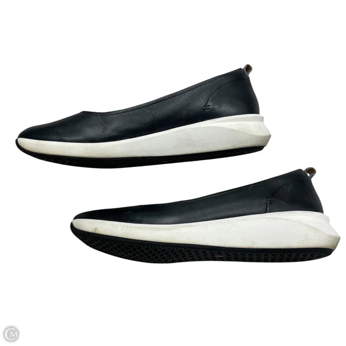 Shoes Flats By Clarks In Black, Size: 12