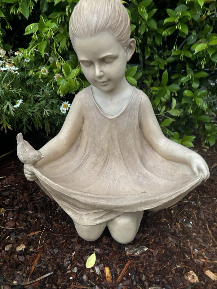 Sweet Charlotte Bird  Feeder Station Bee Garden Statue Ornament Figurine