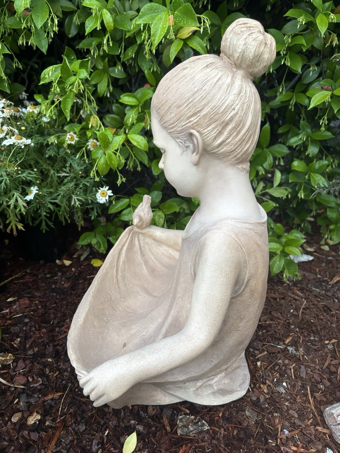 Sweet Charlotte Bird  Feeder Station Bee Garden Statue Ornament Figurine