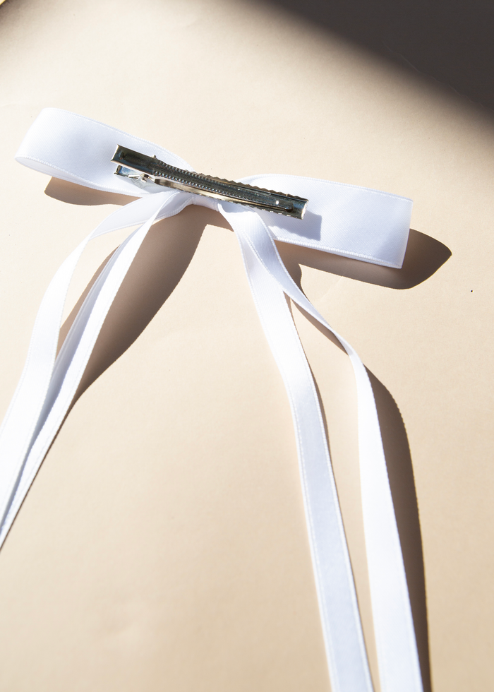 The Girlie Bow (Color Options Available)