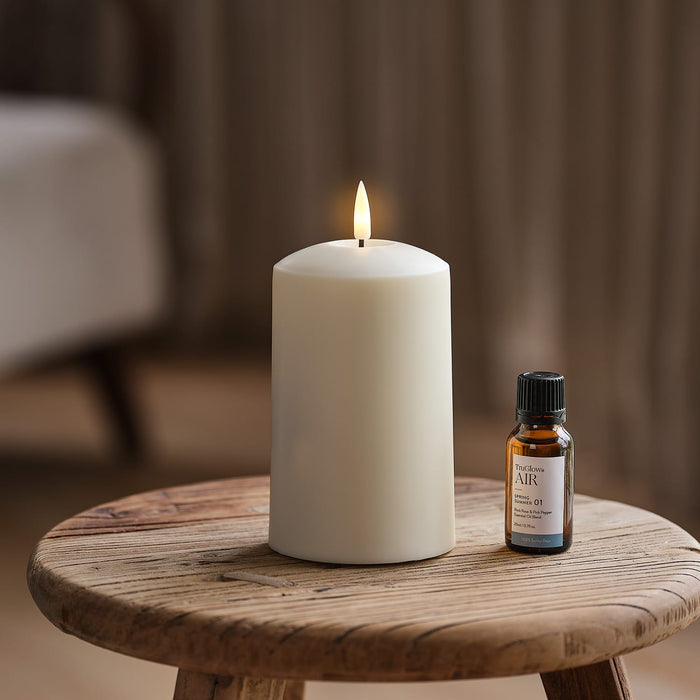 TruGlow AIR® Portable Candle Diffuser & Rock Rose & Pink Pepper TruGlow AIR® Diffuser Oil Bundle