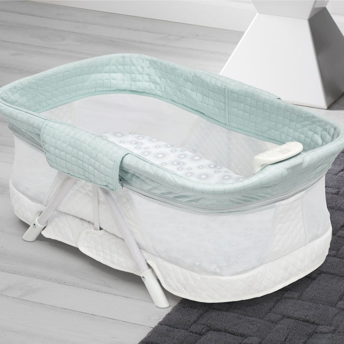 Ultra-Compact Travel Bassinet Aqua Geo (2040) 25403-2040
