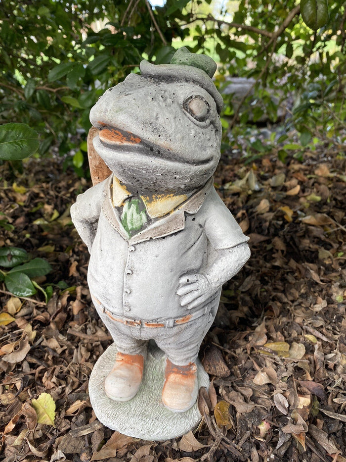 22nice4me Garden Statues Willow frog Mr Fisher concrete garden statue with hand-painted details in a garden setting
